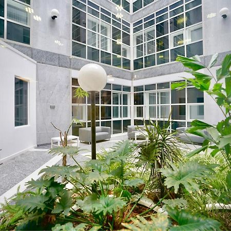 ピーターバラBayard Plazaアパートメント エクステリア 写真